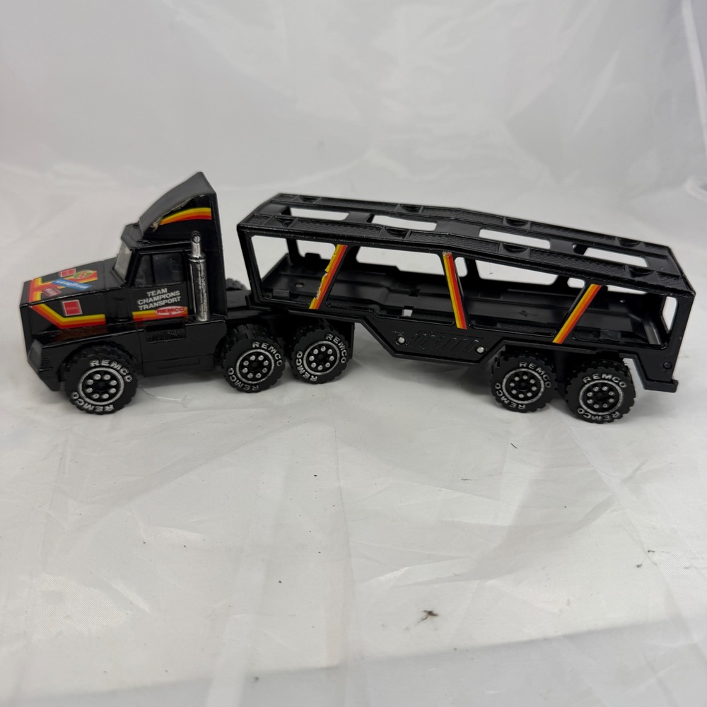 Vintage 1989 Remco Team Champions Transport Car Hauler Semi Truck Black